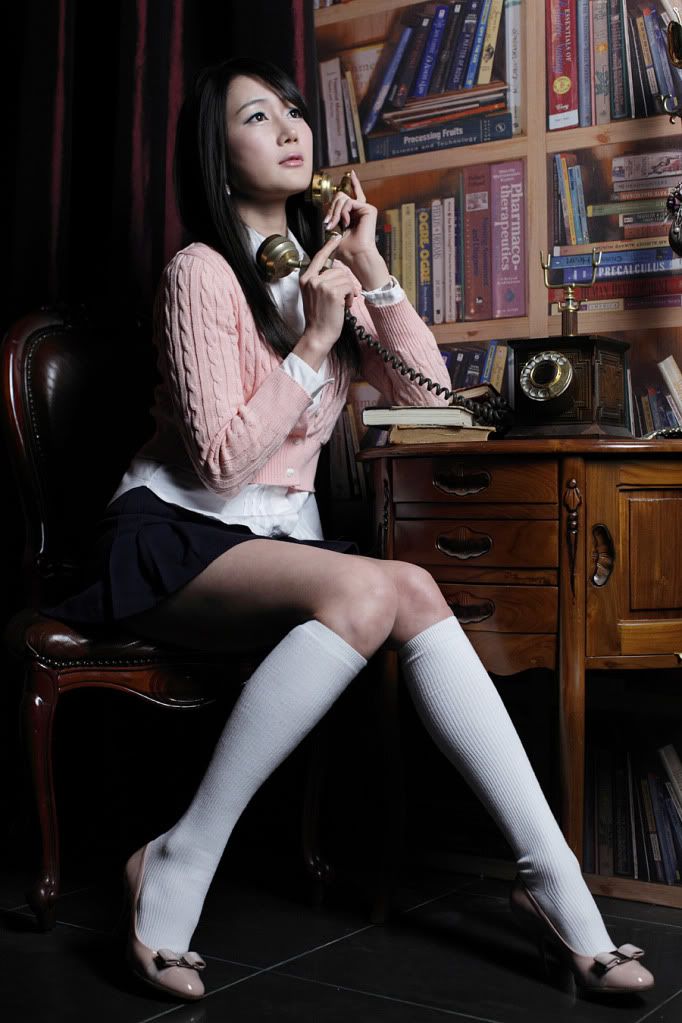 Han-Chae-I-Pink-School-Girl-10.jpg
