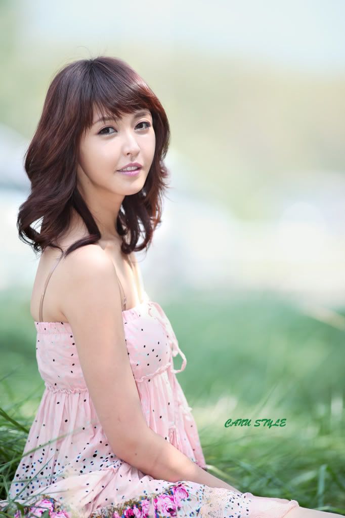 kang-yui-pink-dress-01.jpg