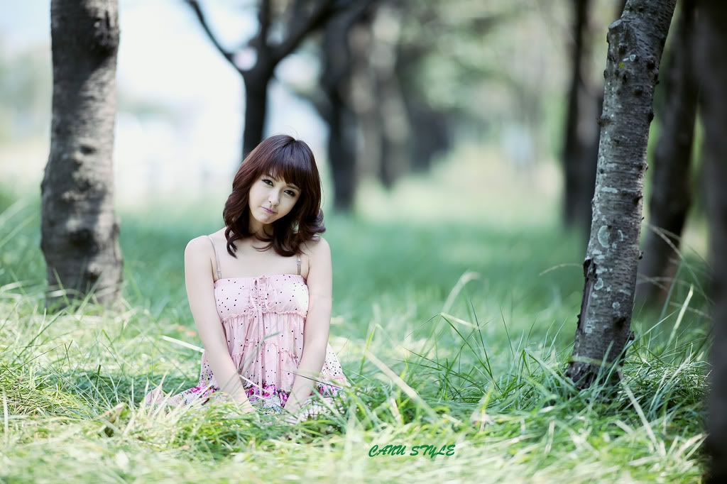 kang-yui-pink-dress-02.jpg