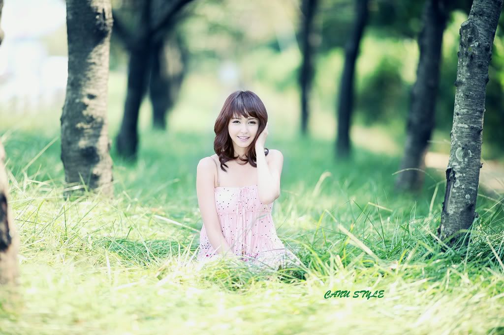 kang-yui-pink-dress-03.jpg