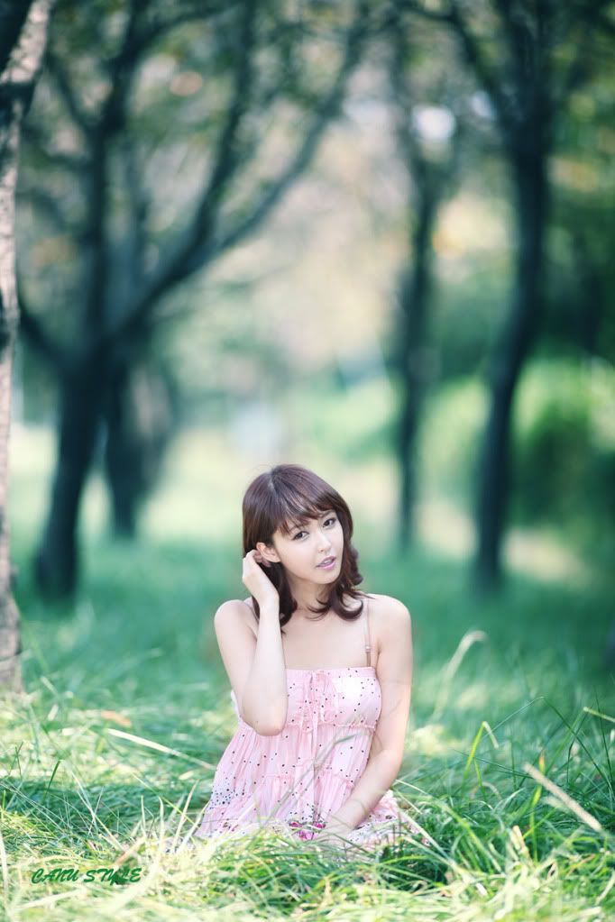 kang-yui-pink-dress-04.jpg