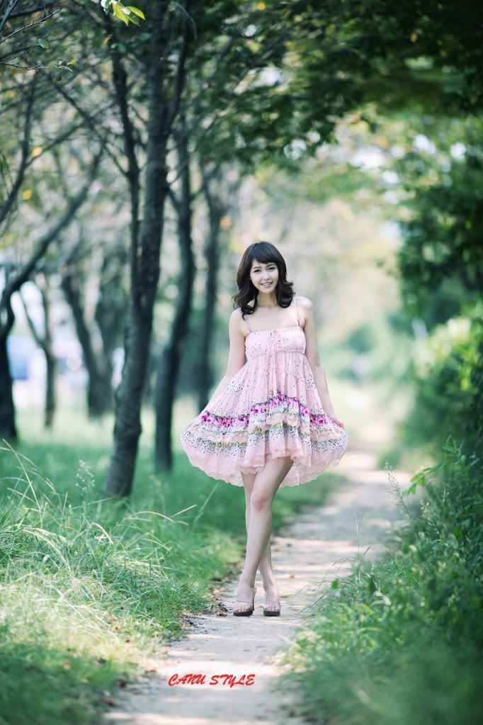 kang-yui-pink-dress-09.jpg