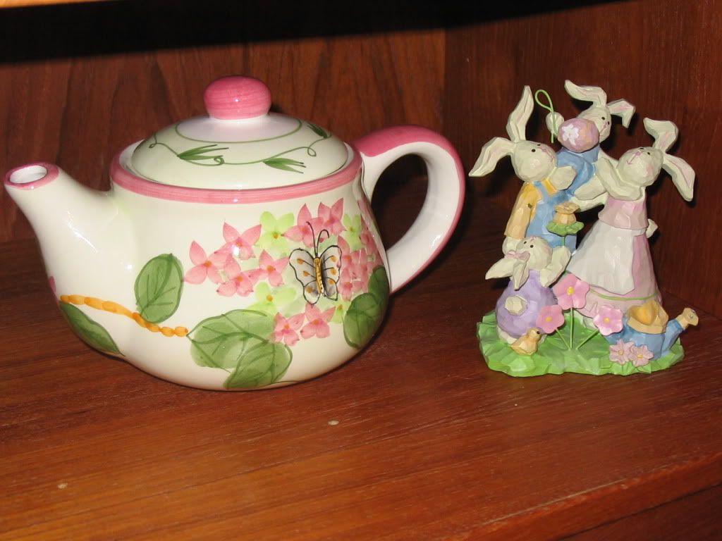 Tea Kettle & Bunnies